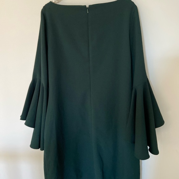 Forest green dress with stylish flared sleeves. - Picture 2 of 5
